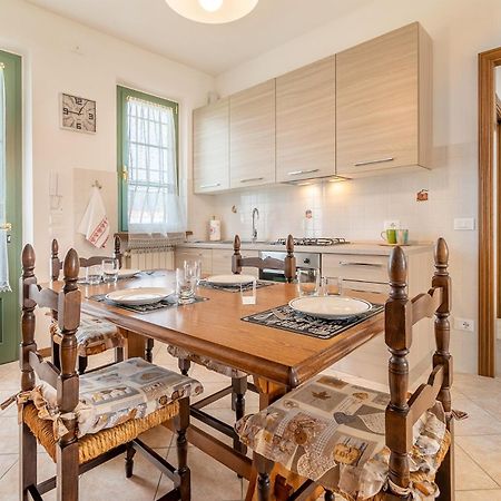 Casa Vacanze Dalla Ci Capezzano Pianore Luaran gambar