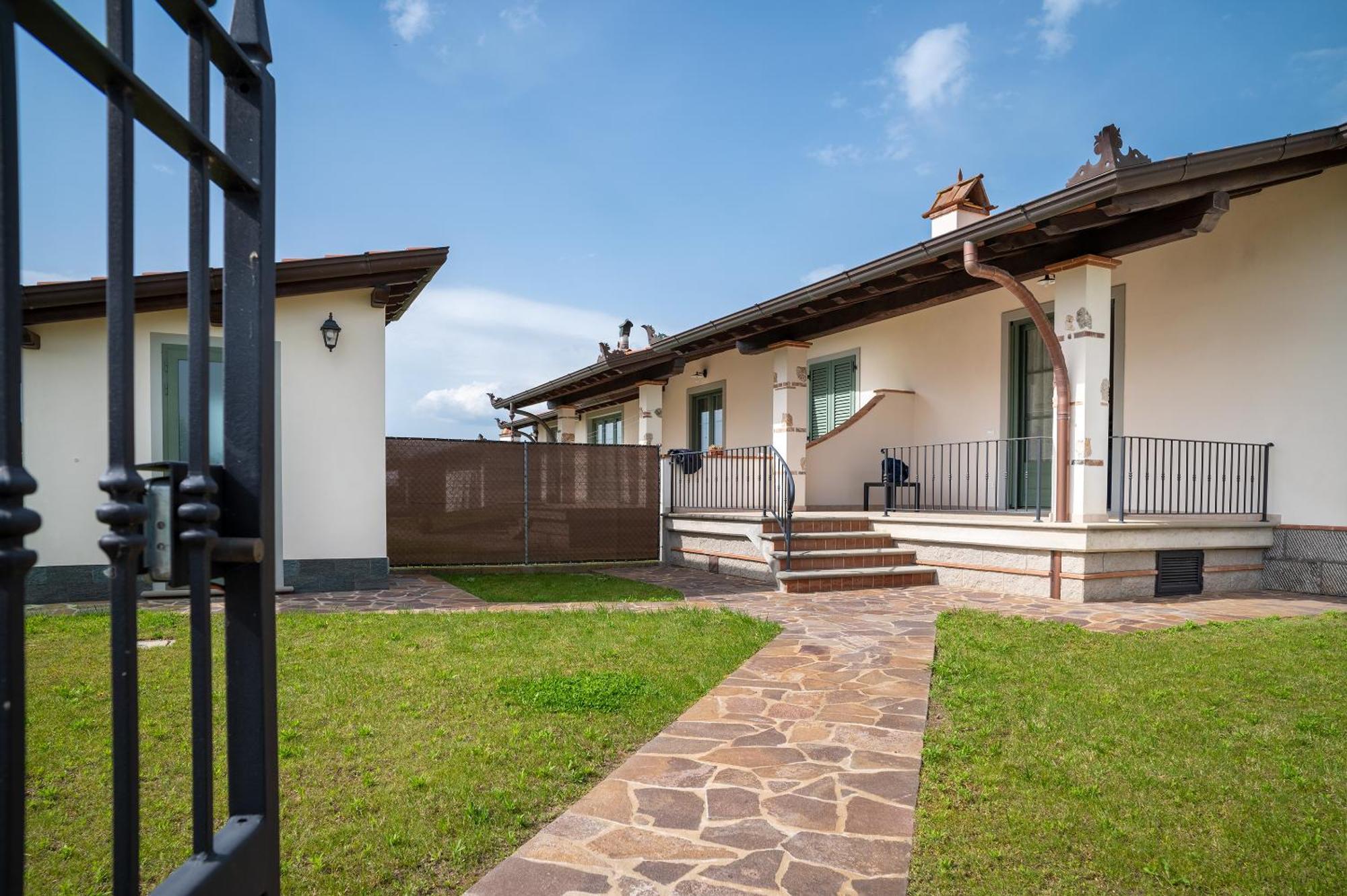 Casa Vacanze Dalla Ci Capezzano Pianore Luaran gambar
