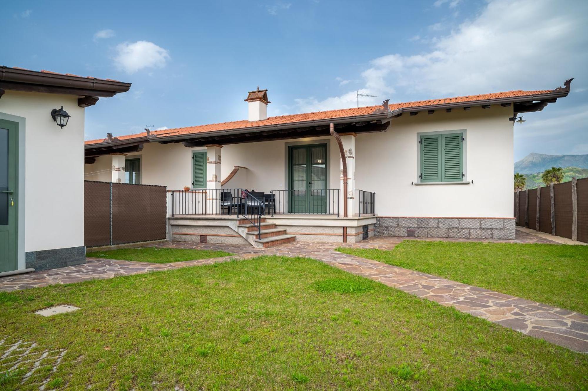 Casa Vacanze Dalla Ci Capezzano Pianore Luaran gambar